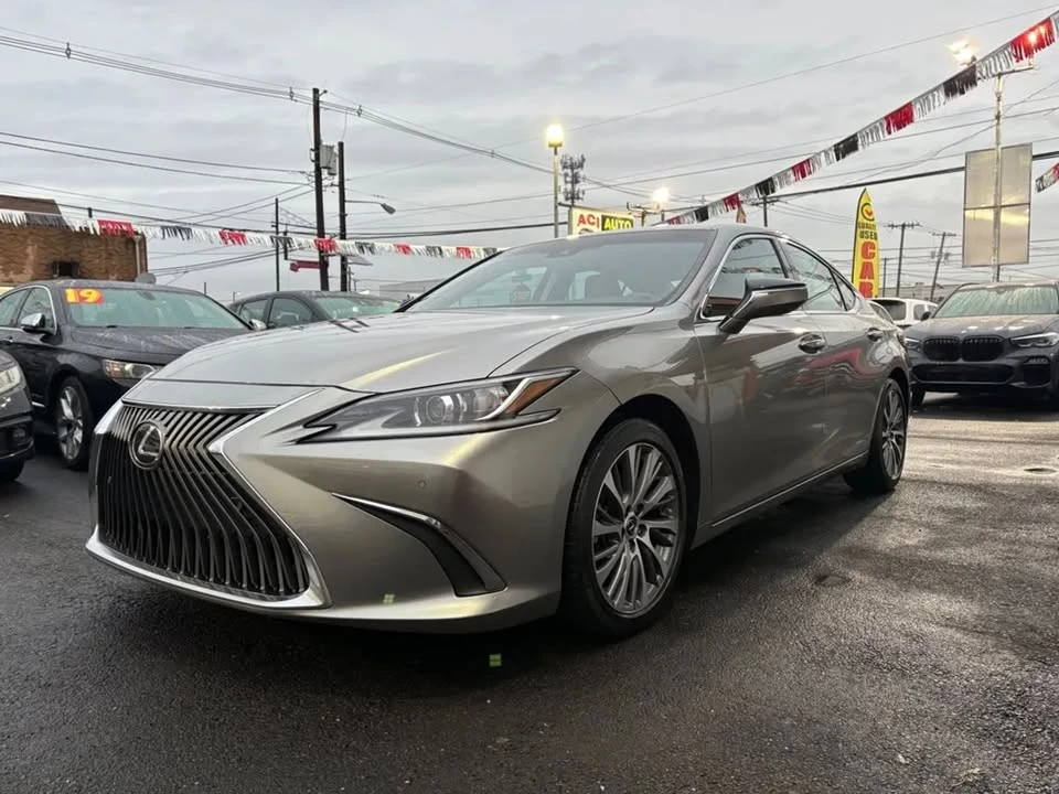 2020 Lexus ES 7th Gen - Image 3 of 20