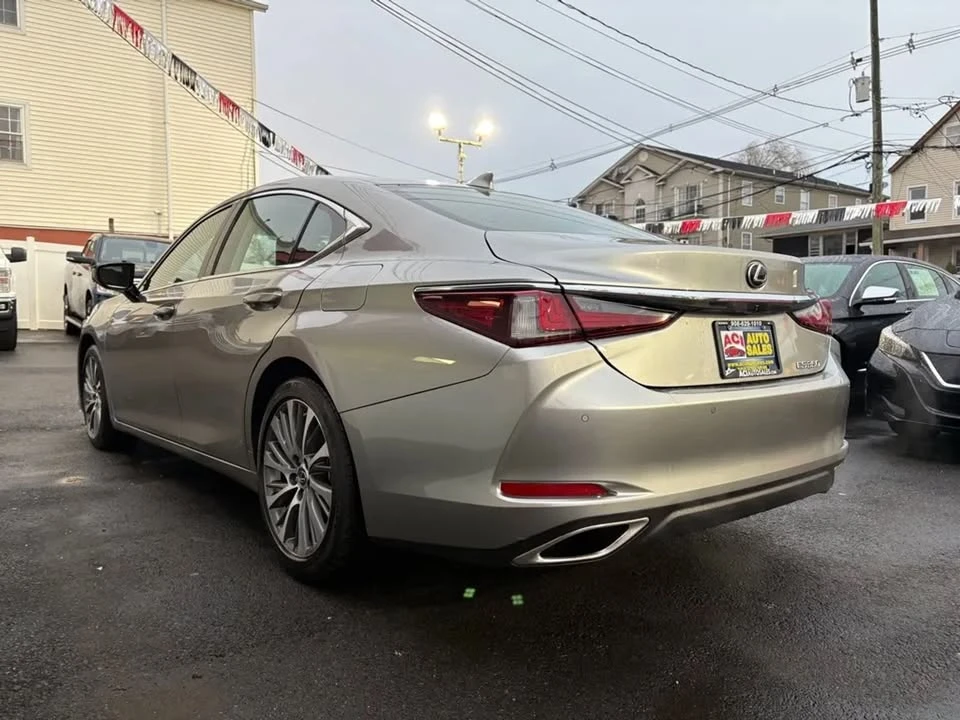 2020 Lexus ES 7th Gen - Image 4 of 20
