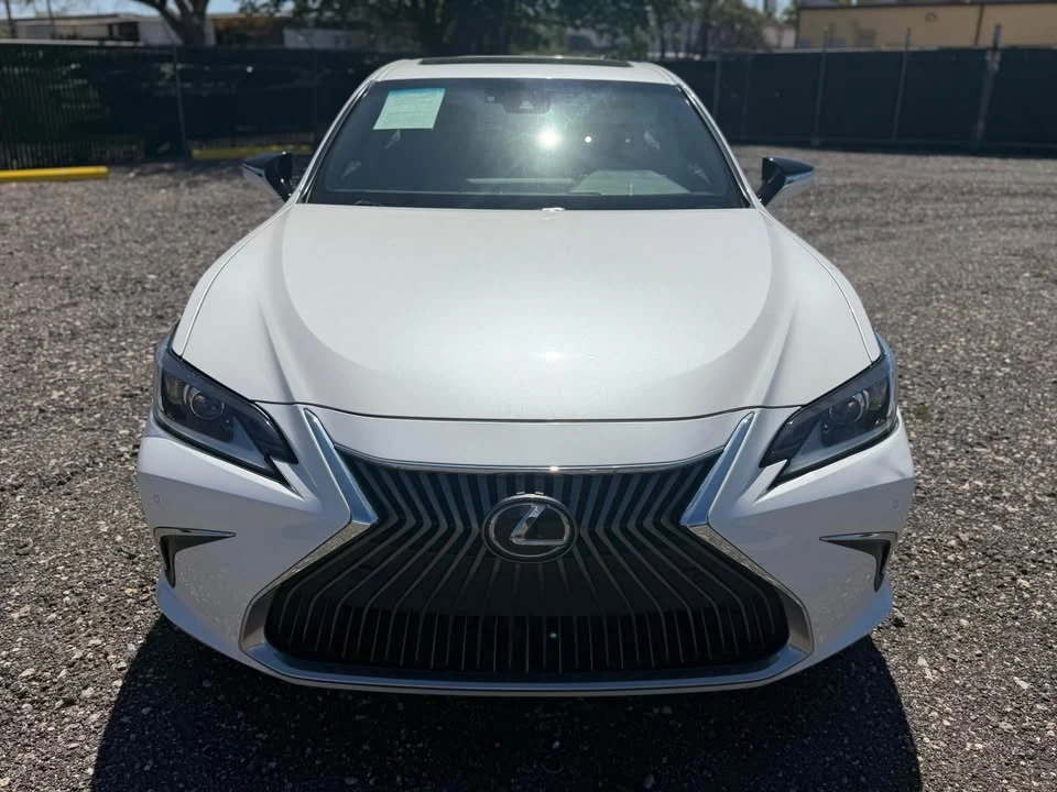 2020 Lexus ES 7th Gen - Image 4 of 9