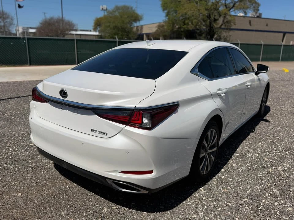 2020 Lexus ES 7th Gen - Image 3 of 9