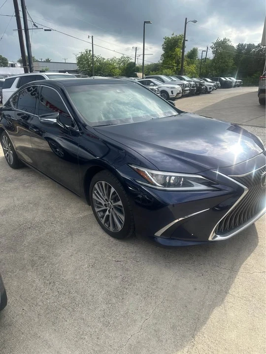 2020 Lexus ES 7th Gen - Image 3 of 15