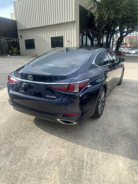 2020 Lexus ES 7th Gen - Image 4 of 15