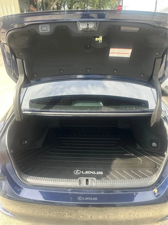 2020 Lexus ES 7th Gen - Image 7 of 15