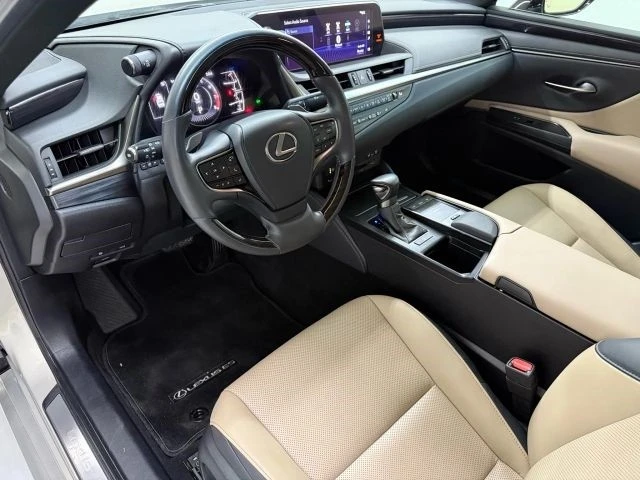 2020 Lexus ES 7th Gen - Image 17 of 21