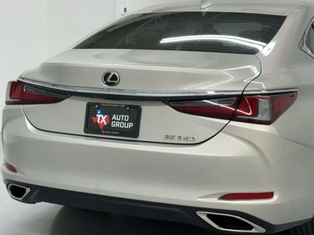 2020 Lexus ES 7th Gen - Image 9 of 21
