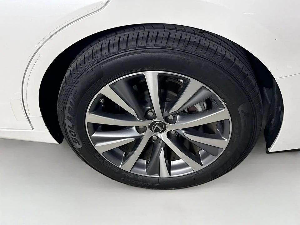 2020 Lexus ES 7th Gen - Image 19 of 19