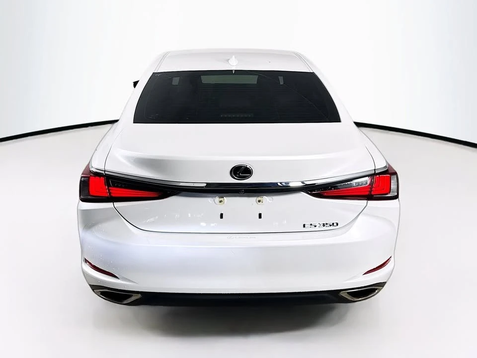2020 Lexus ES 7th Gen - Image 5 of 19