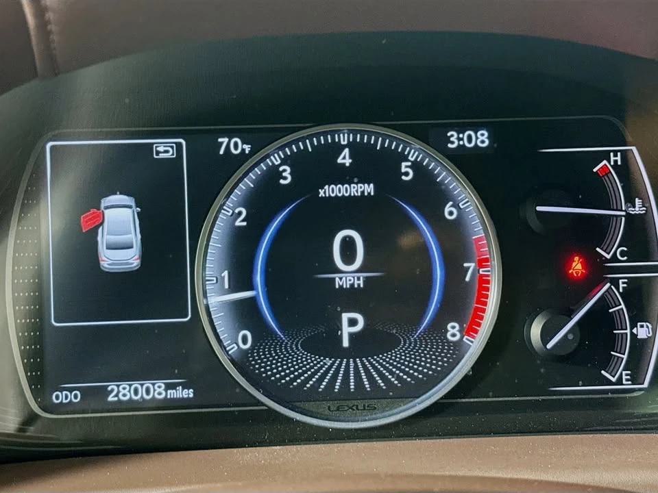 2020 Lexus ES 7th Gen - Image 9 of 19