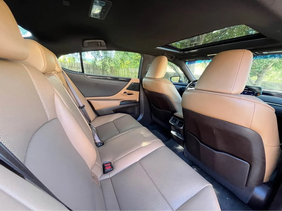 2020 Lexus ES 7th Gen - Image 5 of 7