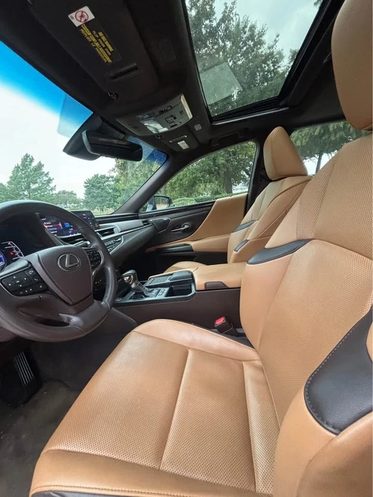 2020 Lexus ES 7th Gen - Image 7 of 10