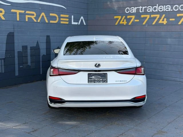 2020 Lexus ES 7th Gen - Image 4 of 21