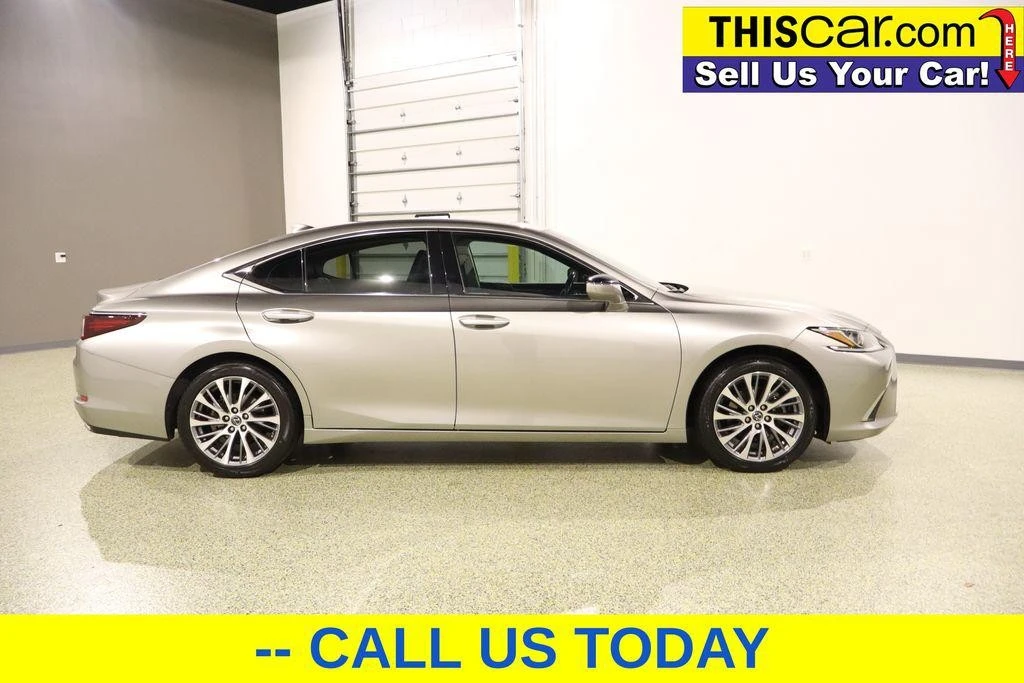 2020 Lexus ES 7th Gen - Image 10 of 12