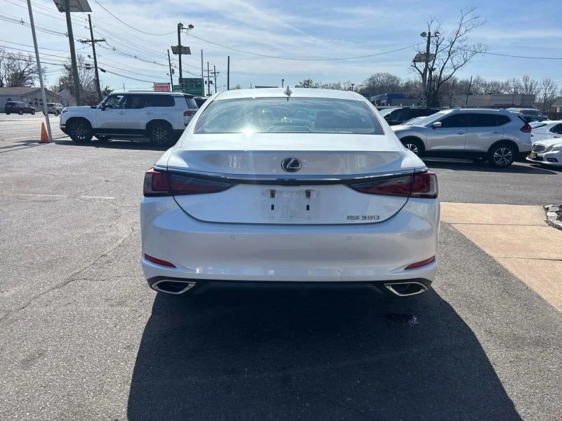 2020 Lexus ES 7th Gen - Image 6 of 12