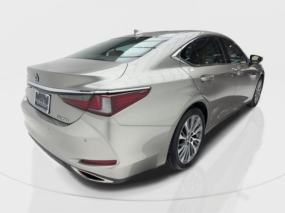 2020 Lexus ES 7th Gen - Image 9 of 21