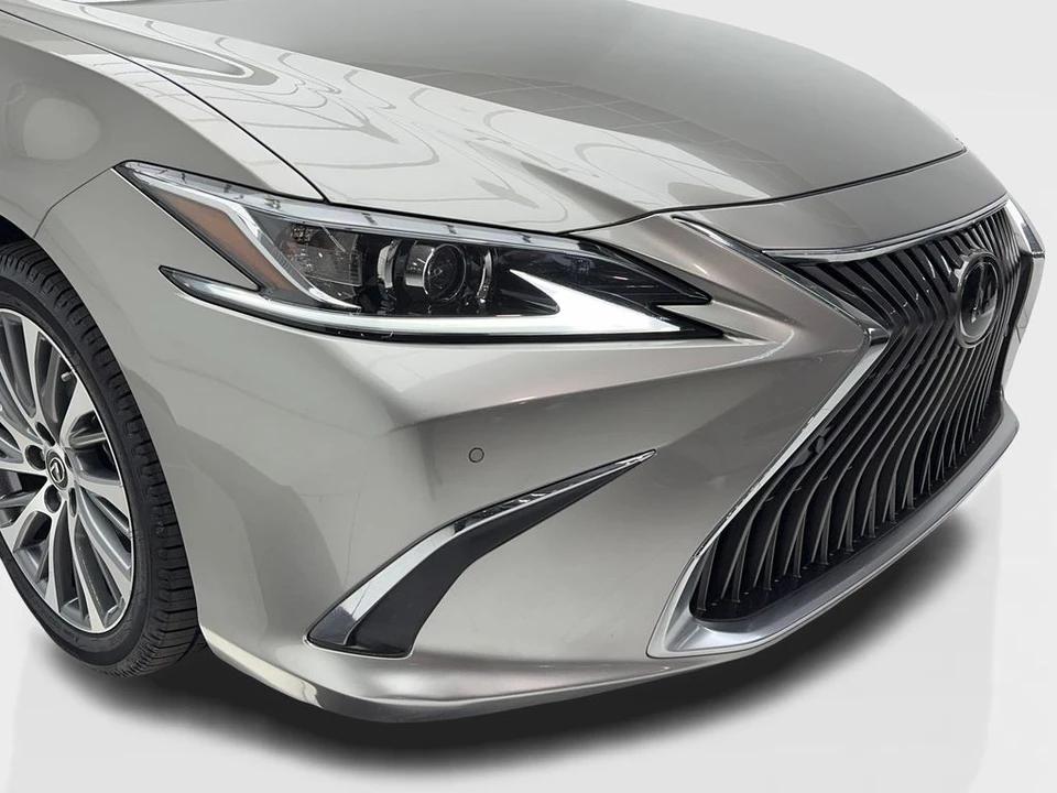 2020 Lexus ES 7th Gen - Image 3 of 12