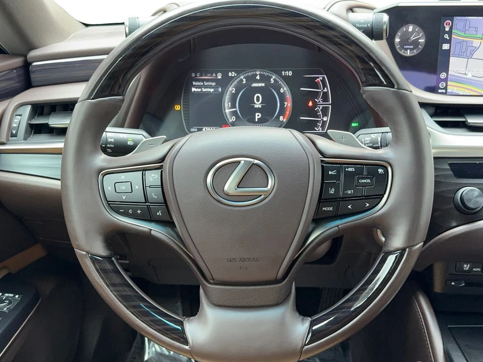2020 Lexus ES 7th Gen - Image 18 of 21