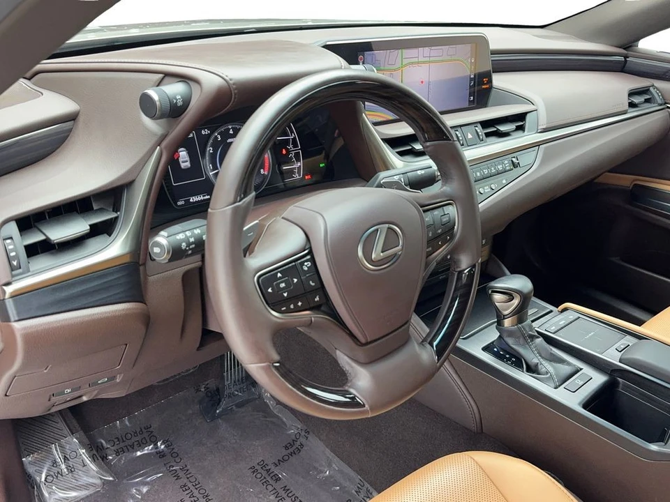 2020 Lexus ES 7th Gen - Image 14 of 21