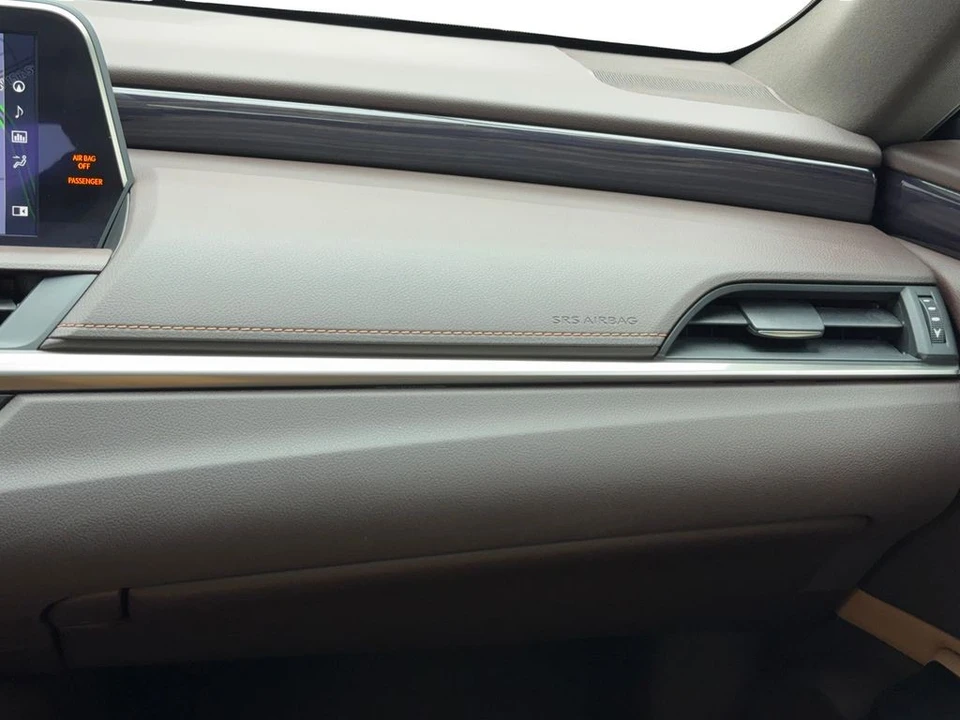 2020 Lexus ES 7th Gen - Image 20 of 21