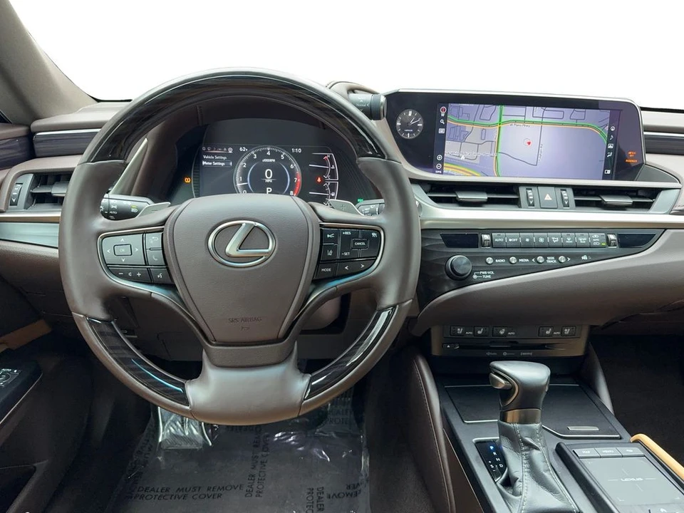 2020 Lexus ES 7th Gen - Image 17 of 21