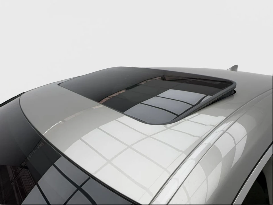 2020 Lexus ES 7th Gen - Image 14 of 21