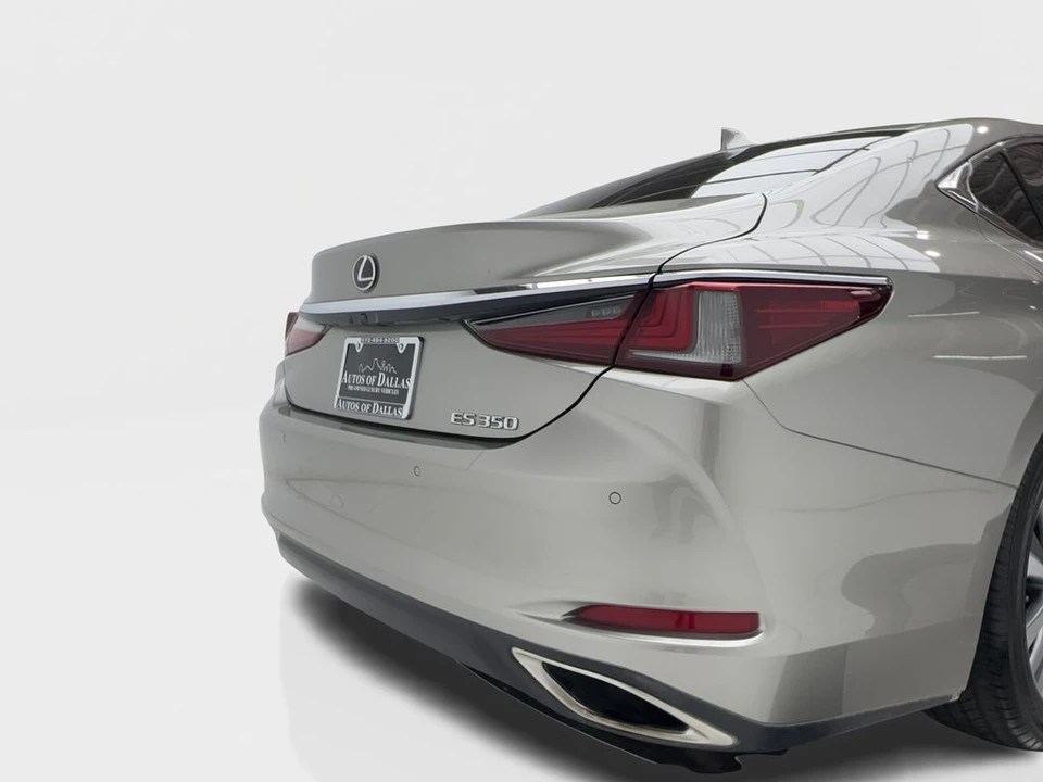 2020 Lexus ES 7th Gen - Image 12 of 21