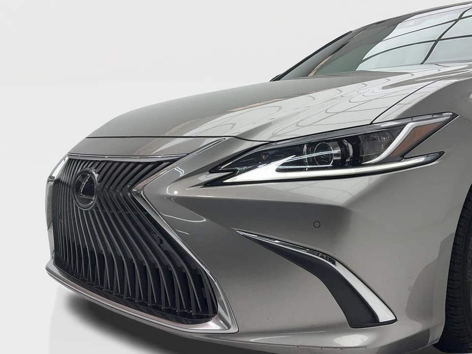 2020 Lexus ES 7th Gen - Image 5 of 21