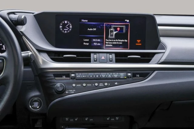 2020 Lexus ES 7th Gen - Image 21 of 21