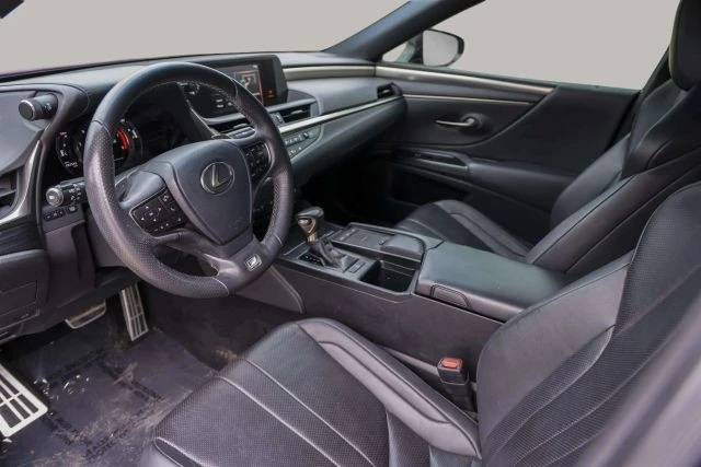 2020 Lexus ES 7th Gen - Image 17 of 21