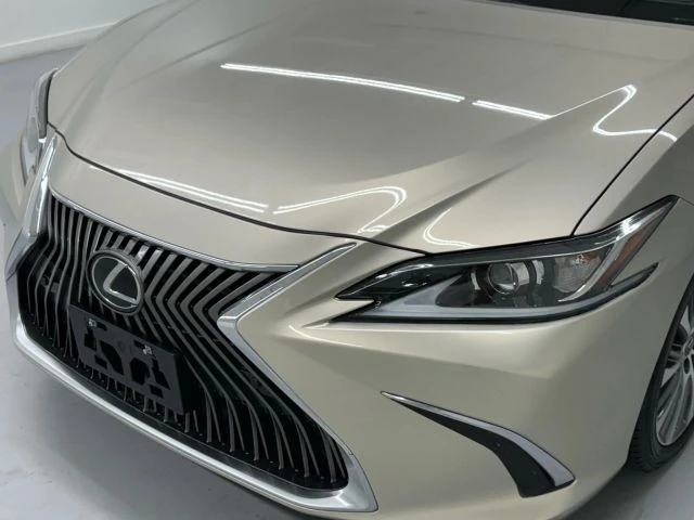 2020 Lexus ES 7th Gen - Image 13 of 21