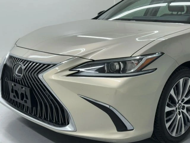 2020 Lexus ES 7th Gen - Image 14 of 21