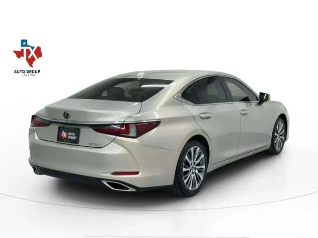 2020 Lexus ES 7th Gen - Image 8 of 21