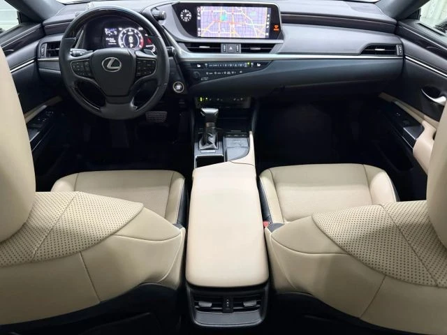 2020 Lexus ES 7th Gen - Image 2 of 21
