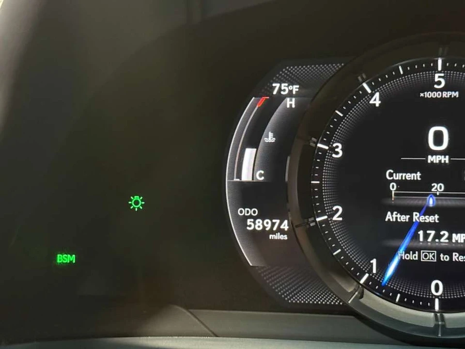 2020 Lexus ES 7th Gen - Image 15 of 21