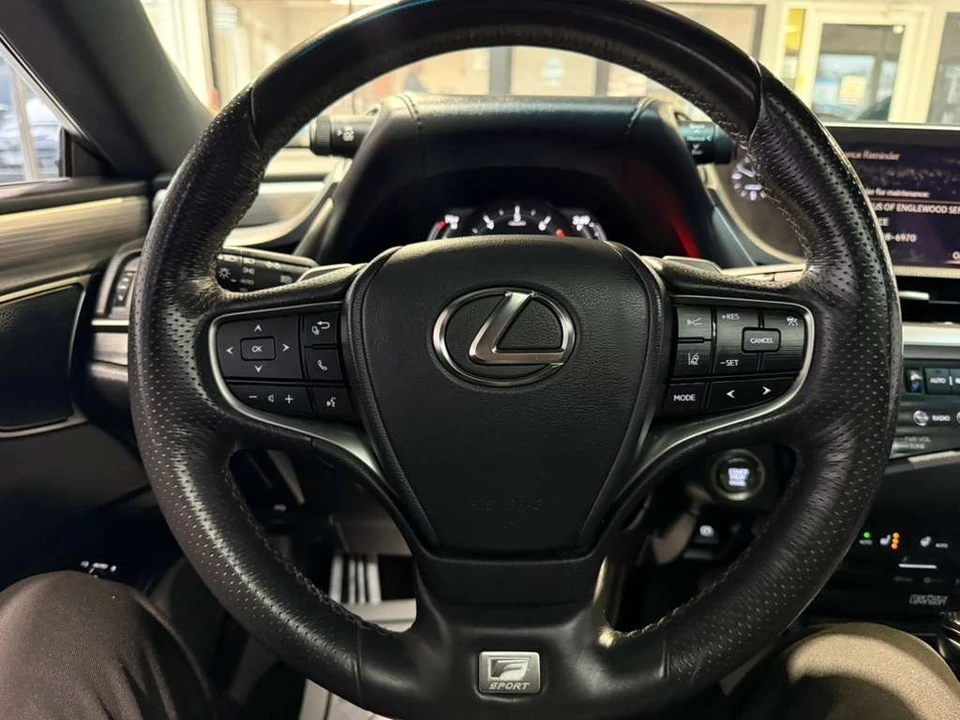 2020 Lexus ES 7th Gen - Image 11 of 21