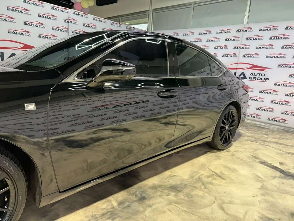 2020 Lexus ES 7th Gen - Image 6 of 21