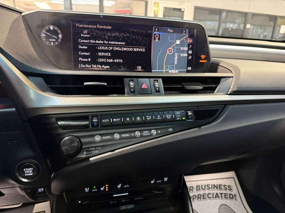 2020 Lexus ES 7th Gen - Image 16 of 21