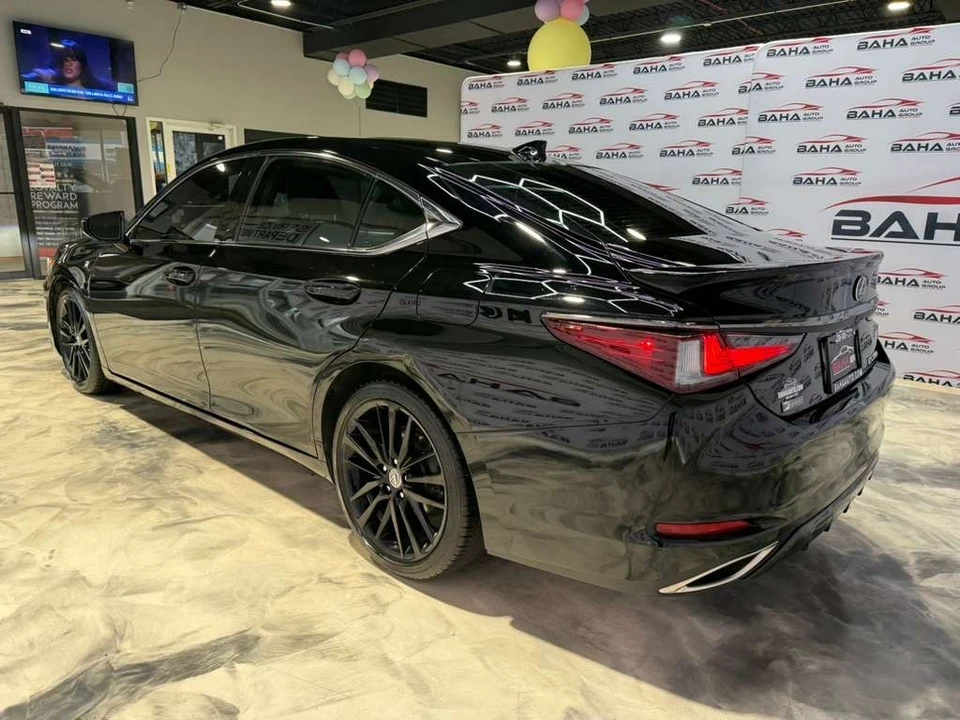 2020 Lexus ES 7th Gen - Image 10 of 21