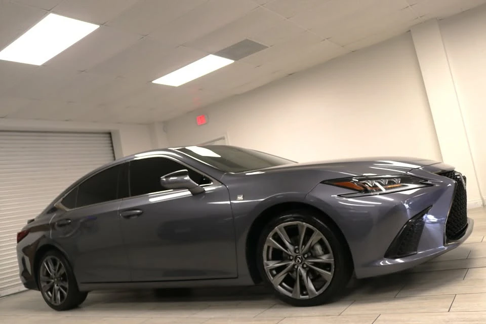 2020 Lexus ES 7th Gen - Image 9 of 20
