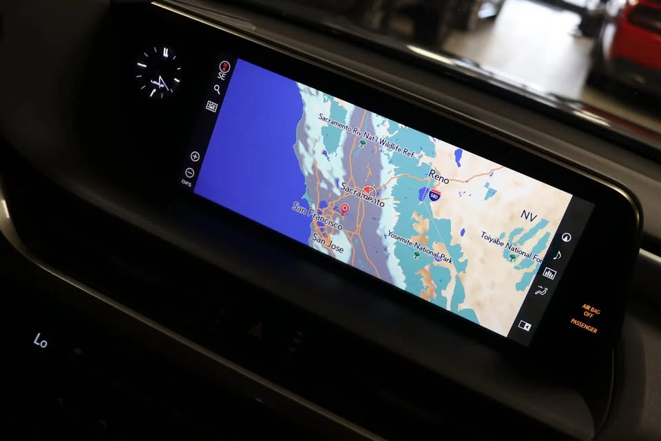 2020 Lexus ES 7th Gen - Image 15 of 20