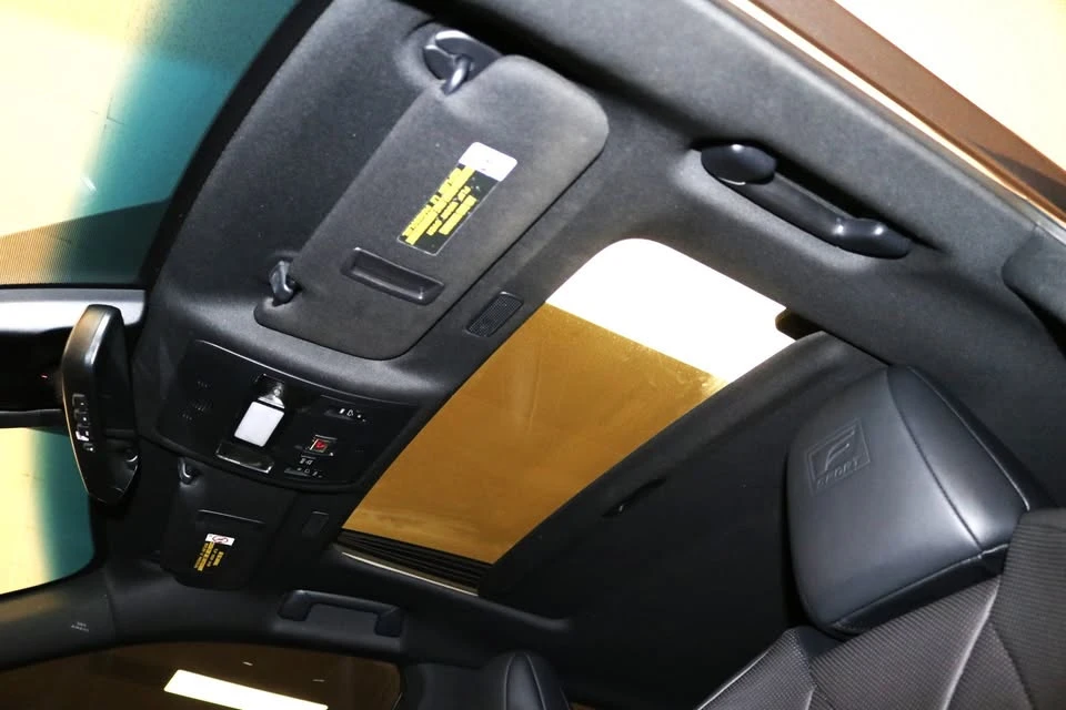 2020 Lexus ES 7th Gen - Image 18 of 20