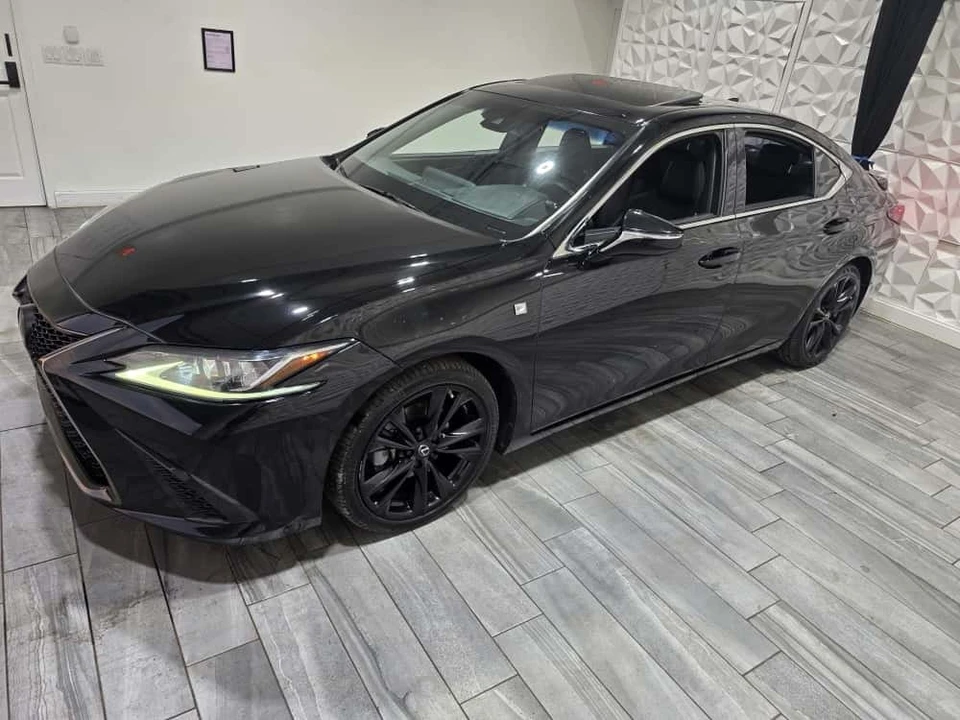 2020 Lexus ES 7th Gen - Image 3 of 21