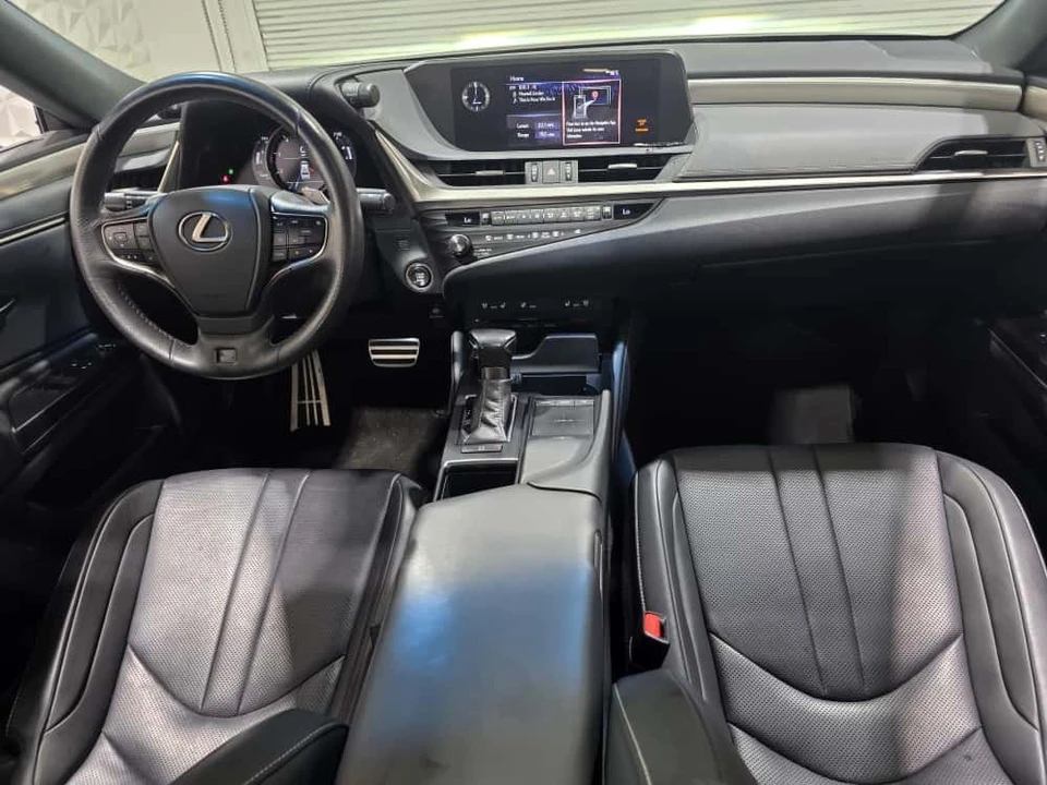 2020 Lexus ES 7th Gen - Image 18 of 21