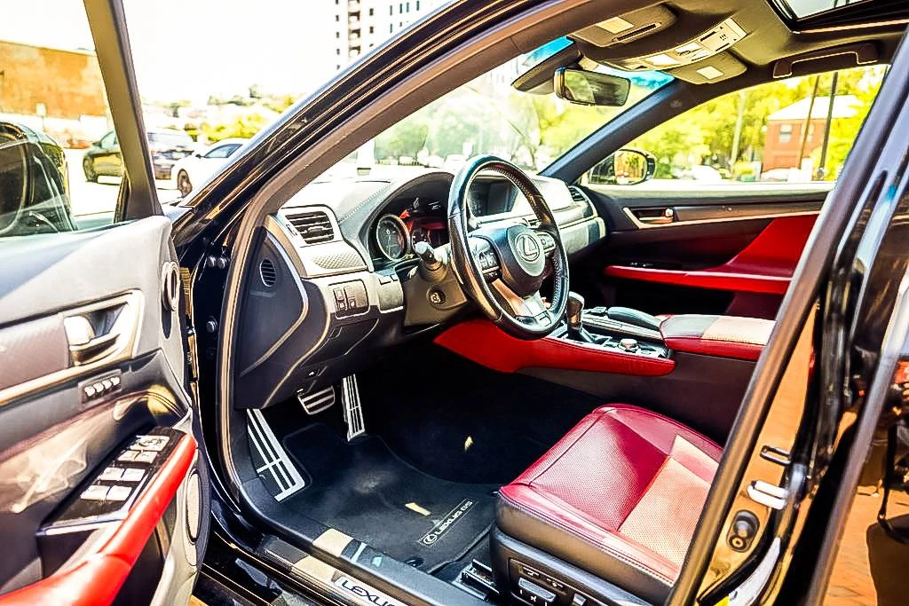 2020 Lexus GS 4th Gen - Image 17 of 20