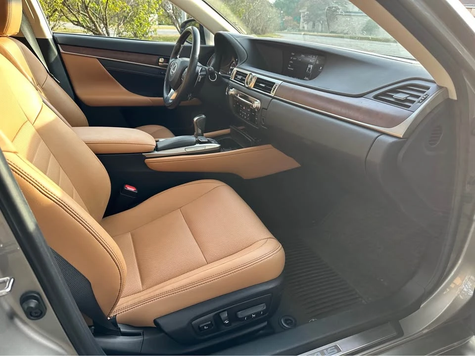2020 Lexus GS 4th Gen - Image 10 of 19