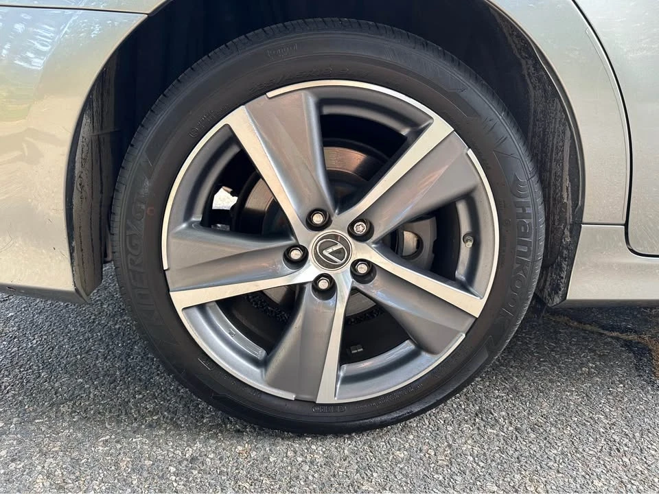 2020 Lexus GS 4th Gen - Image 15 of 19