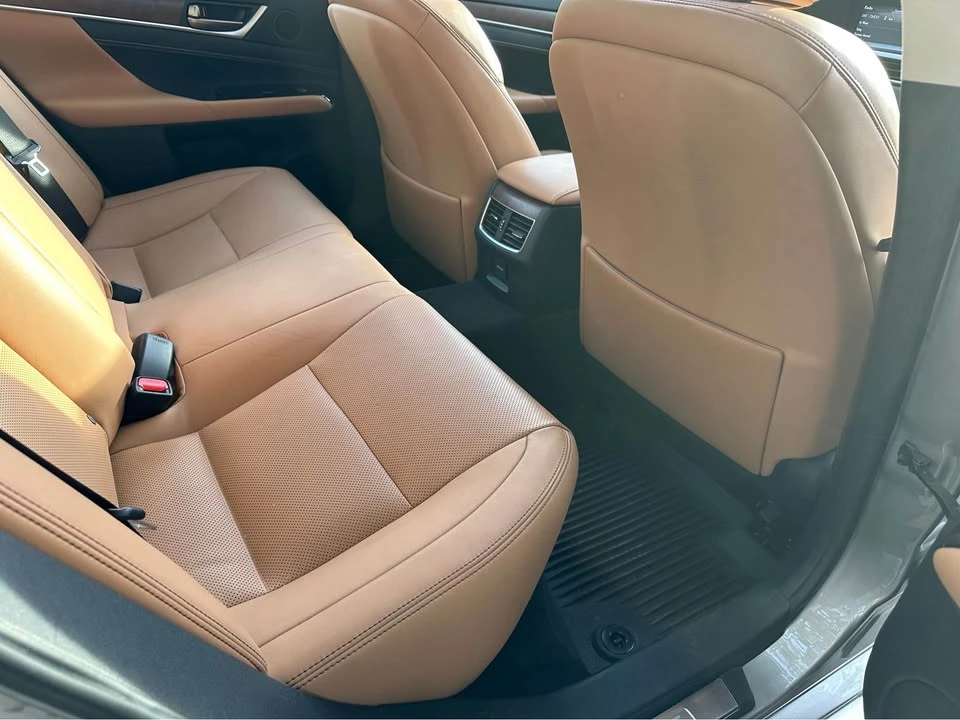 2020 Lexus GS 4th Gen - Image 9 of 19