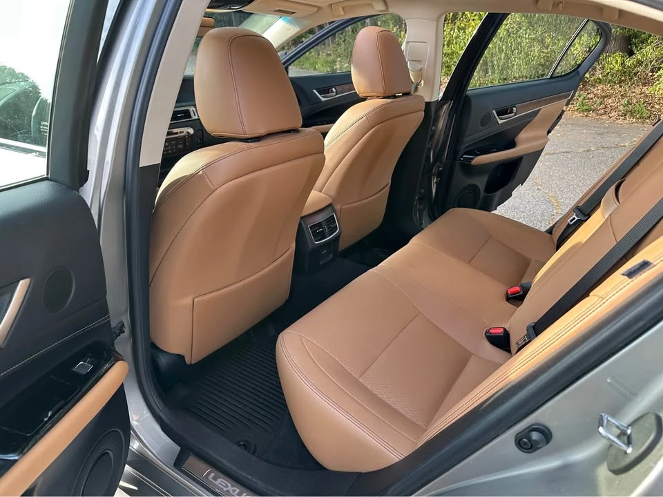 2020 Lexus GS 4th Gen - Image 8 of 19