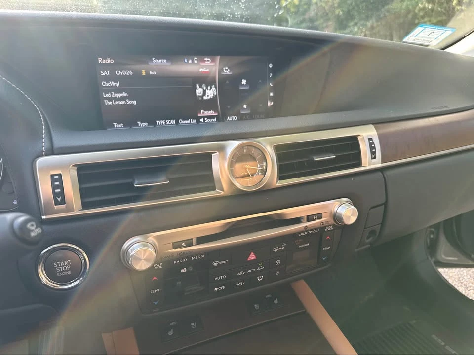 2020 Lexus GS 4th Gen - Image 11 of 19