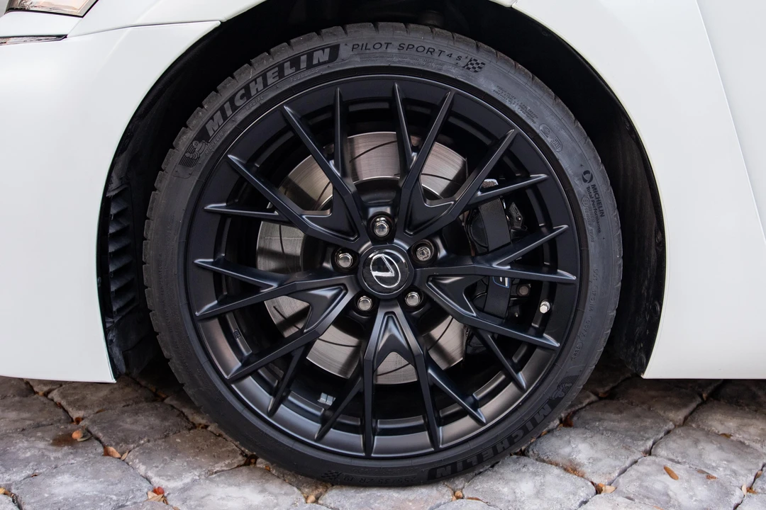 2020 Lexus GS F 4th Gen - Image 27 of 31