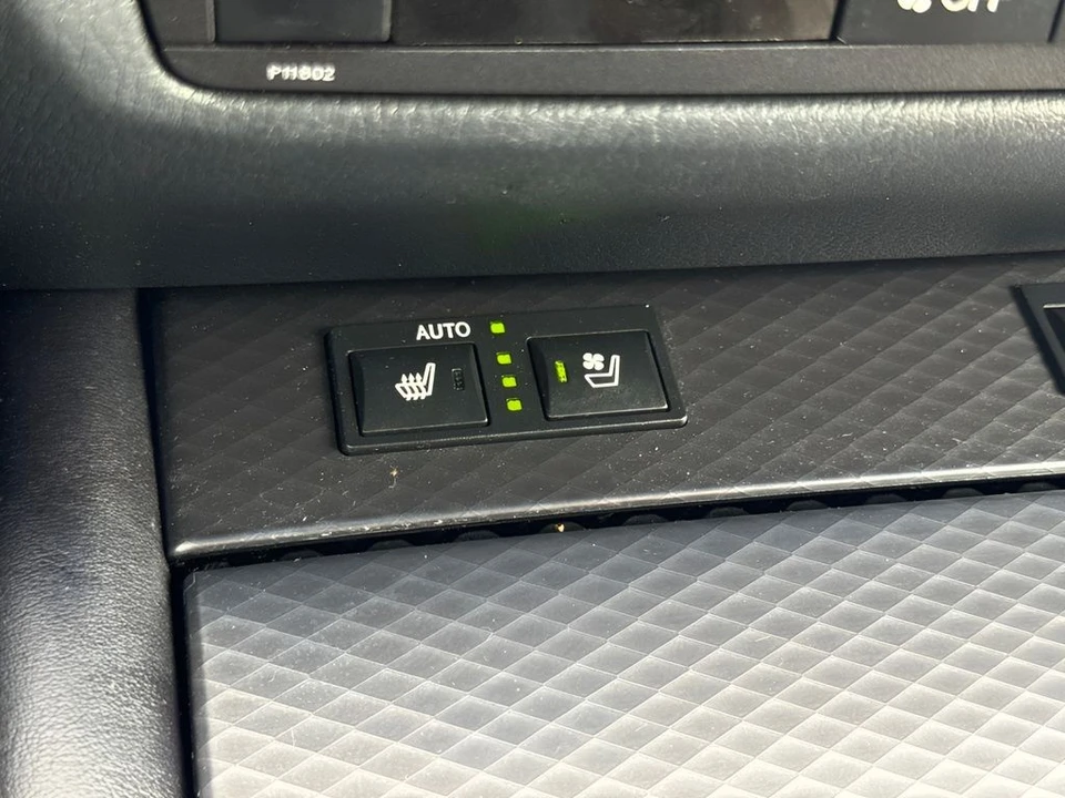 2020 Lexus GS 4th Gen - Image 23 of 31